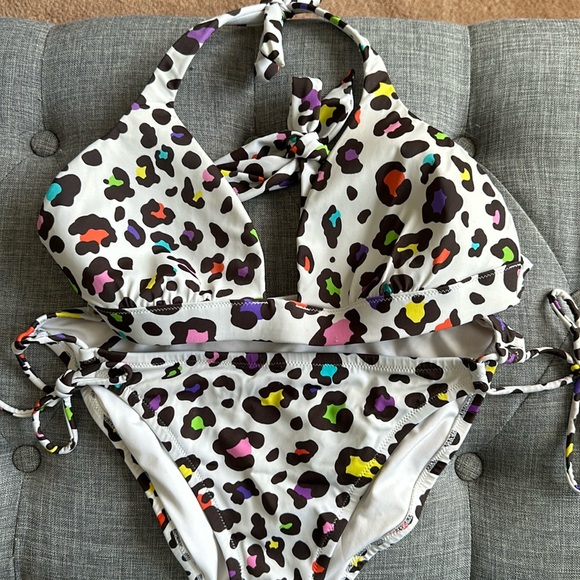 Multi Colored Leopard Print Bikini set Large - Picture 1 of 5